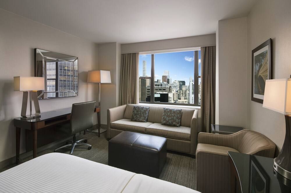 Living room view of The Westin New York Grand Central