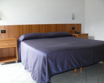 Hotel Rezia - Sondalo - Bedroom