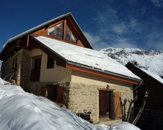 3-bedroom apartment, 75 m 2, Parc des Ecrins - Vallouise-Pelvoux - Building