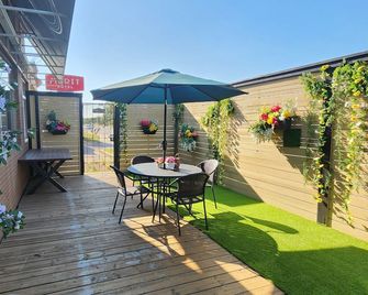 Merit Hotel & Suites - Fort McMurray - Patio