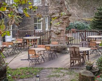Lse Passfield Hall - London - Patio