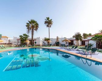 Bungalows Castillo Club Lake - Caleta de Fuste - Pool
