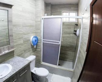 Hostal El Naufrago - Manta