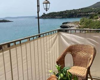 B&B Fronte mare - Marina di Camerota - Balcone