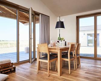 Gud Jard Lodge Nr 17 - Design-Ferienhaus mit exklusiver Ausstattung - Pellworm - Eetruimte