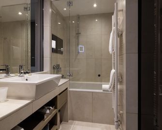 Hotel Etoile Maillot - Paris - Bathroom