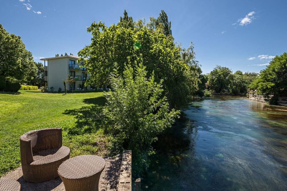 Sowell Hotels Domaine De La Petite Isle - L'Isle-sur-la-Sorgue - Extérieur