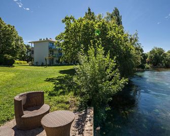 Sowell Hotels Domaine De La Petite Isle - L'Isle-sur-la-Sorgue - Extérieur