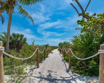 Bel Air Beach Club Penthouse 503 - Fort Myers Beach