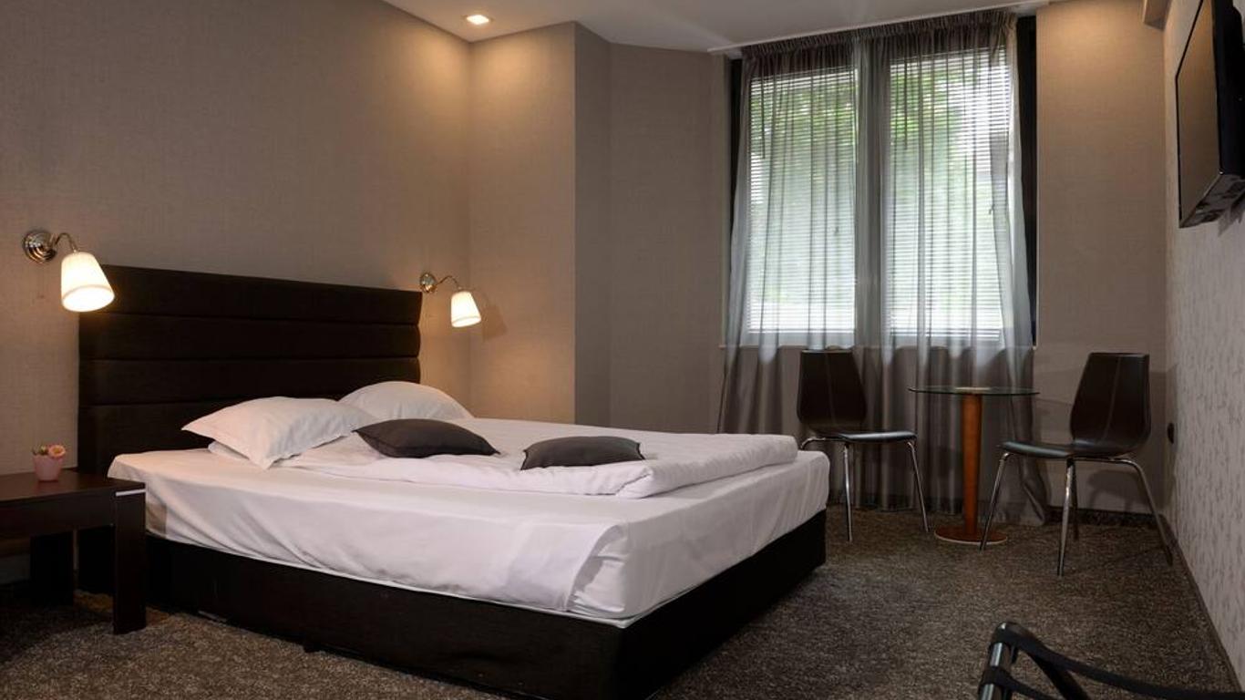 St. George Hotel