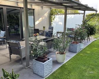 Hotel7Continents - Neutraubling - Patio