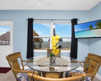 Sunset Cove Beach Resort - Key Largo - Dining room