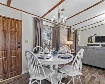 Blue Heron Lakefront, Caddo Lake, Kayaks & Canoes - Karnack - Jadalnia