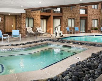 Best Western Plus Landmark Inn & Pancake House - Park City - Bể bơi