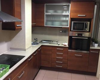 Homerez - Apartment in Terrassa, pool - Terrassa - Keuken