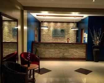 Victoria Palms Hotel - Suva - Front desk