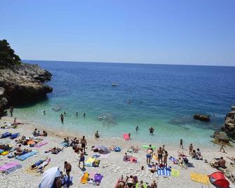 Studio Studio with terrace and internet - Pula - Beach
