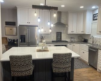 The Getaway - Taylor - Kitchen