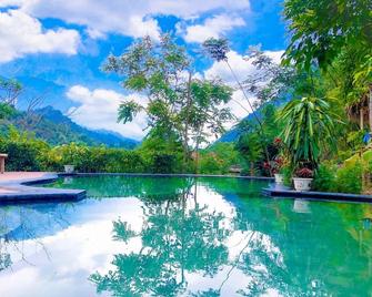 Pu Luong Holiday - Ba Thuoc - Pool