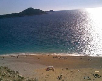 Keyif Motel - Uzunyurt - Playa