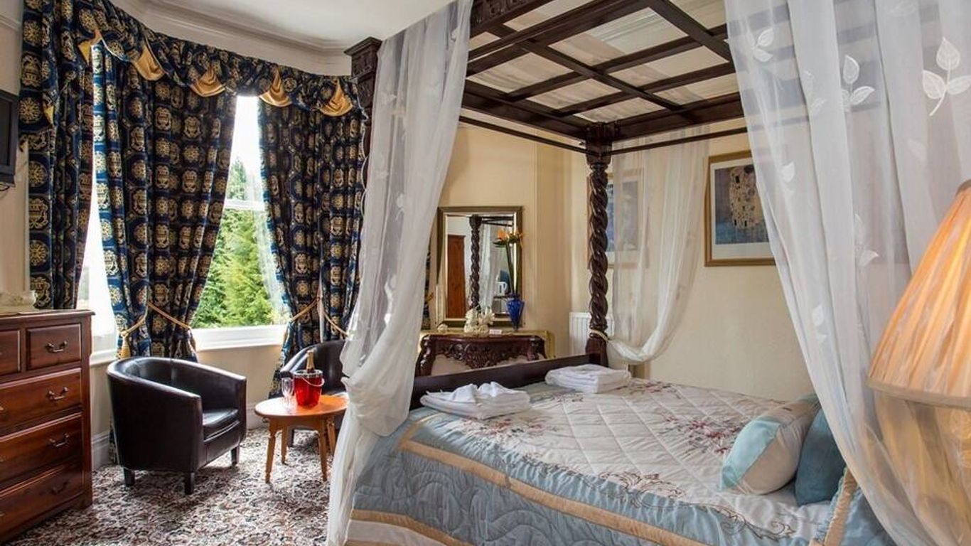 Elmington House- Adults Only