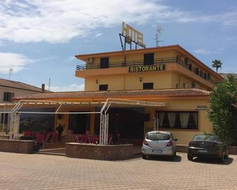 Hotel Mariagrazia - Calopezzati - Gebouw