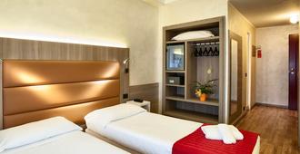 Hotel Gamma - Milano - Yatak Odası