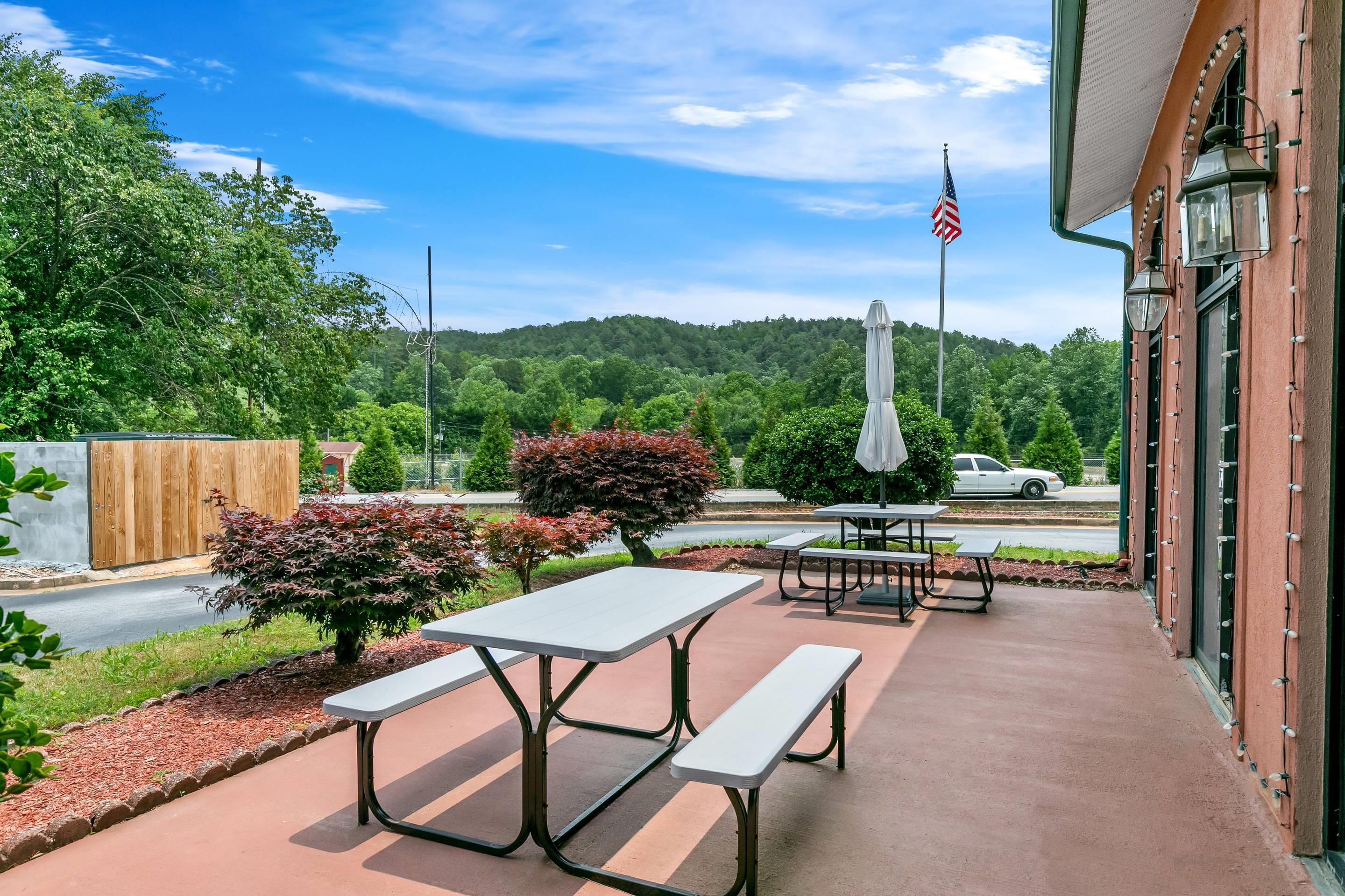 Econo Lodge Helen - Helen - Patio