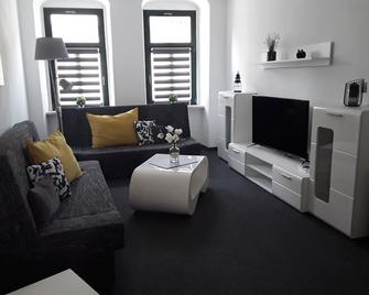 Ferienwohnung Weiland 80qm - Eisleben - Wohnzimmer