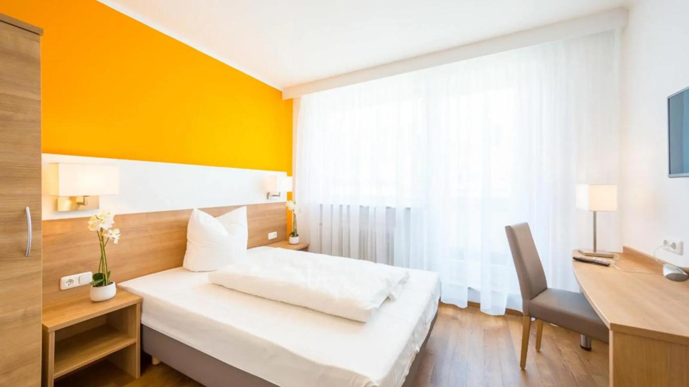 Hotel S16