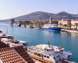 Heritage Hotel Vila Sikaa - Trogir - Venkovní prostory