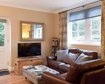 1 bedroom accommodation in Tattingstone - Ipswich - Living room