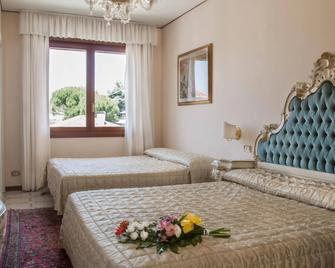 Hotel Villa Serena - Venice - Bedroom
