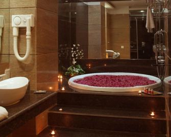 Hk Clarks Inn, Amritsar - אמריצר - חדר רחצה