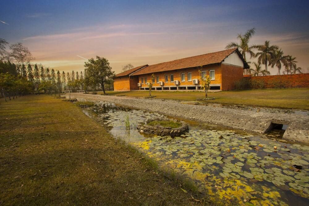 لومبيني هوكيه هوتل