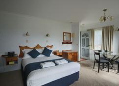 Swansea - 'Cottages' Studio Lodge Suites' in Sherbourne Lodge. - Swansea - Bedroom