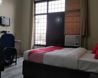Oyo 14105 Sai Vihar - Rudrapur - Bedroom