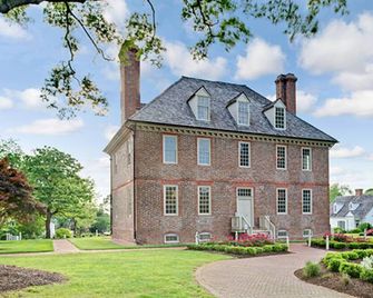 Low Rates for The Historic Powhatan Resort - Williamsburg - Byggnad