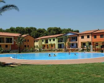 Vacation home in the village blue shore 500 m from the sea with beautiful swimming pool - Policoro