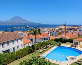 هوتل هورتا - هورتا - حوض السباحة