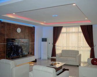 Presken Luxury Apartments - Lagos - Living room
