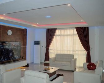 Presken Luxury Apartments - Lagos - Living room