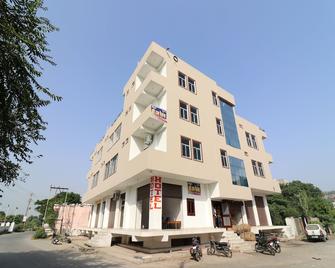 Oyo 19827 Shree Ram Palace - Chittorgarh - Building
