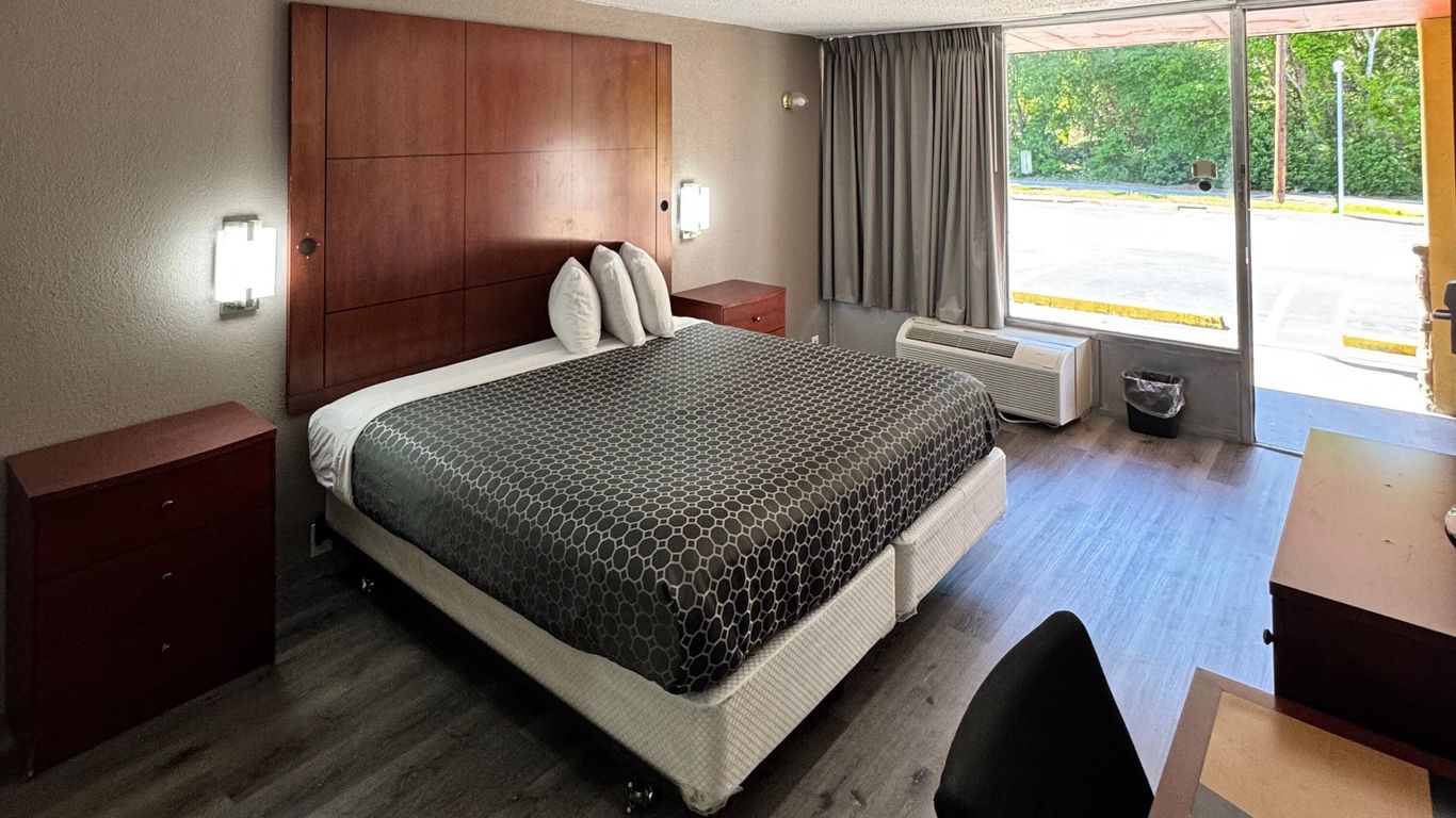 OYO Hotel Phenix City Central