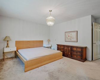 The Coastal Garden Retreat - Delta - Bedroom