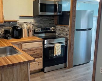 Lake time getaway blocks from Lake Texoma. Boat Launch 4 blocks -Pet Friendly - Pottsboro - Cocina