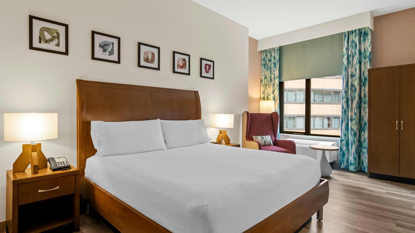 Hilton Garden Inn Chicago Downtown Riverwalk