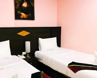 Hollywood Inn Love - Bãi biển Patong - Phòng ngủ
