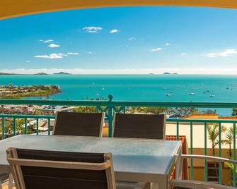 Toscana Village Resort - Airlie Beach - Balcón