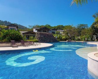 Comfort and Relax in Ciudad Mar with private pool - Tárcoles - Piscina